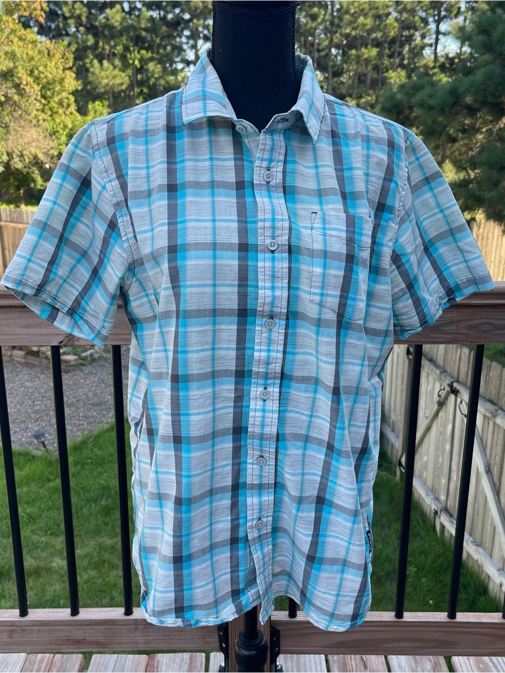 PrAna Tamrack Button Shirt Organic Cotton Short Sleeve Plaid Mens Medium Casual